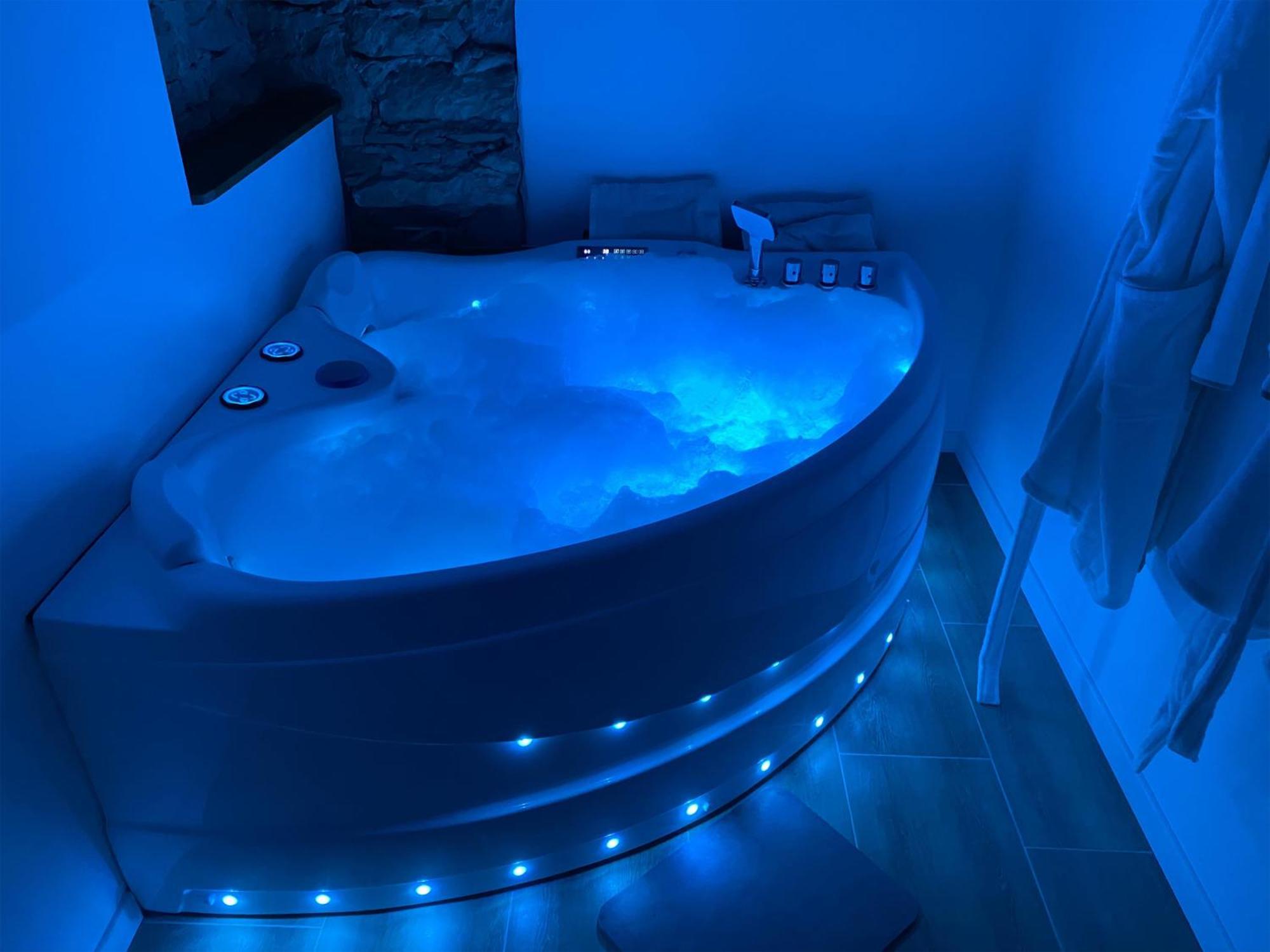 Love Room- Spa- Escale Amoureuse Puygaillard-de-Quercy Екстер'єр фото