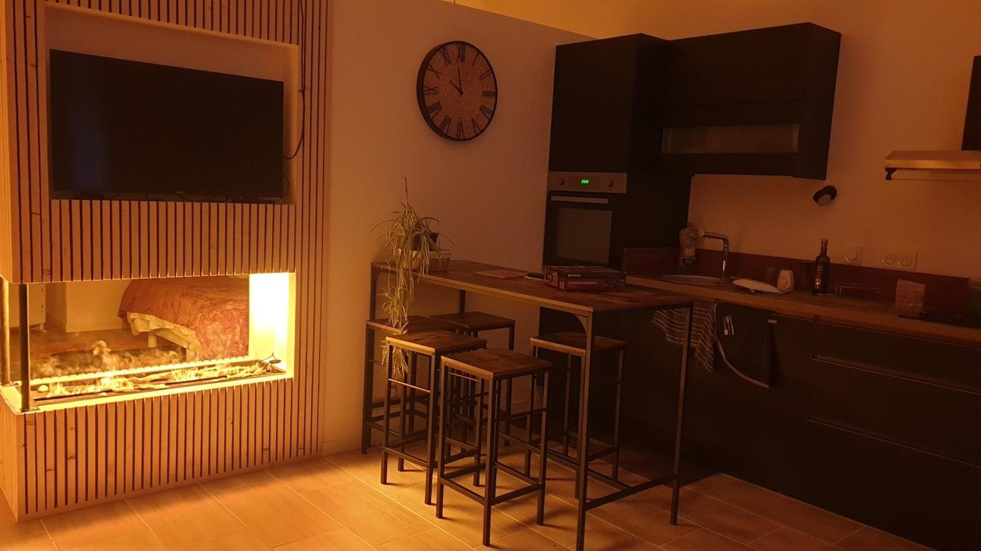 Love Room- Spa- Escale Amoureuse Puygaillard-de-Quercy Екстер'єр фото