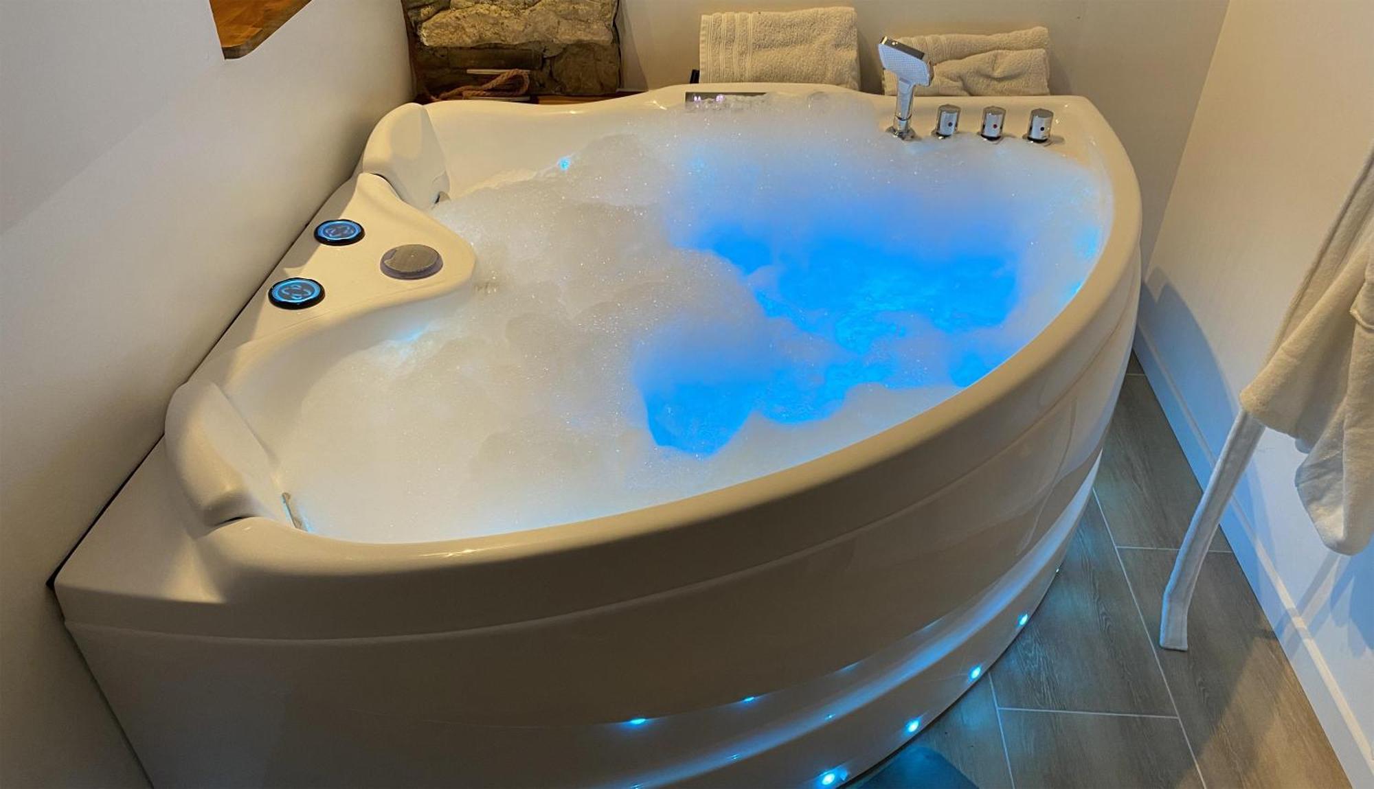 Love Room- Spa- Escale Amoureuse Puygaillard-de-Quercy Екстер'єр фото